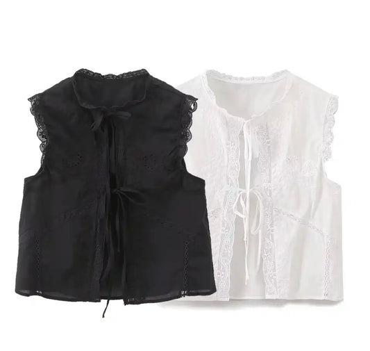 Blusa con Detalles Bordados y Escote con 2 Lazos